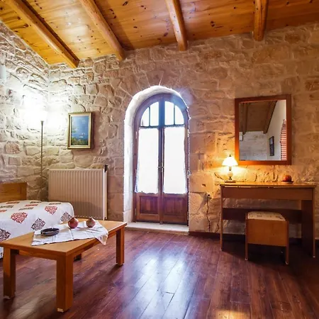 The Vivian - Luxury Stone Villa